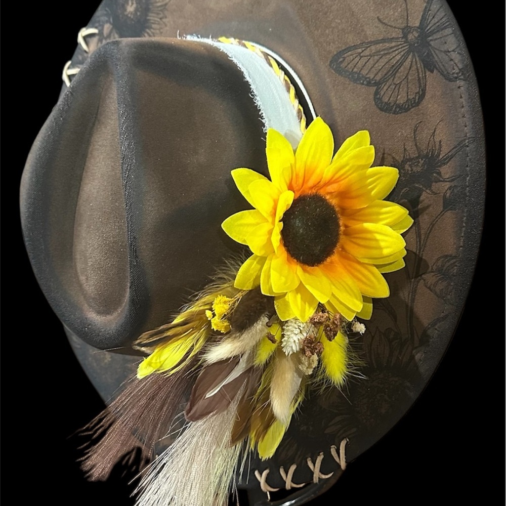 Elegant Brown Hat with Yellow Floral Detail - Picture 5 of 7